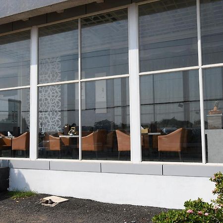 Hotel Pal Heights Mantra à Bhubaneswar Extérieur photo