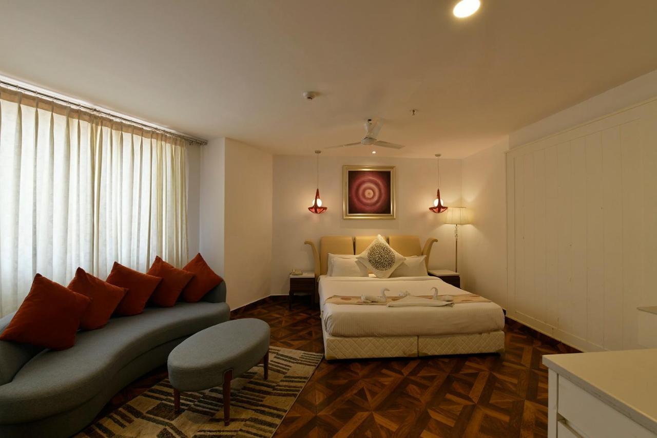 Hotel Pal Heights Mantra à Bhubaneswar Extérieur photo