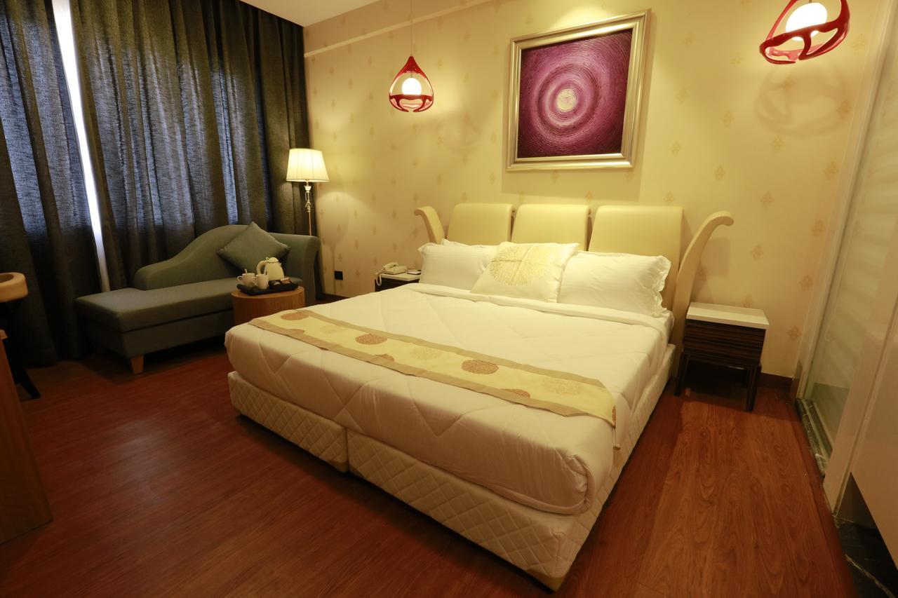 Hotel Pal Heights Mantra à Bhubaneswar Extérieur photo