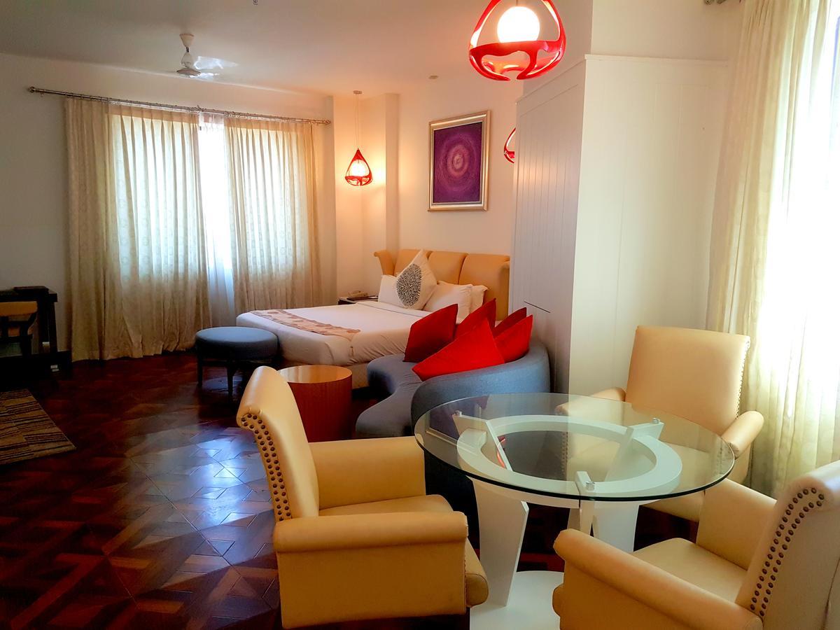 Hotel Pal Heights Mantra à Bhubaneswar Extérieur photo