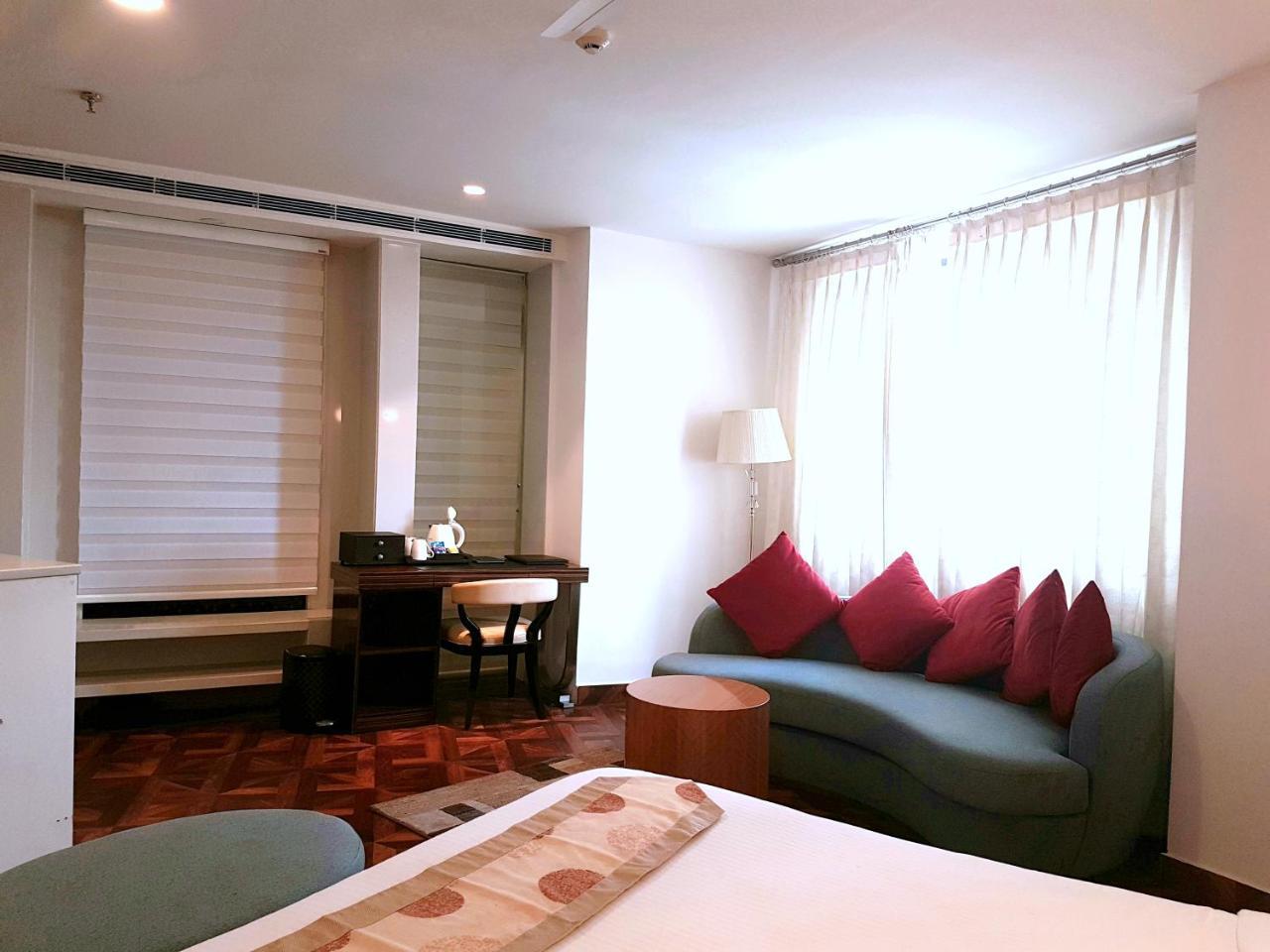 Hotel Pal Heights Mantra à Bhubaneswar Extérieur photo